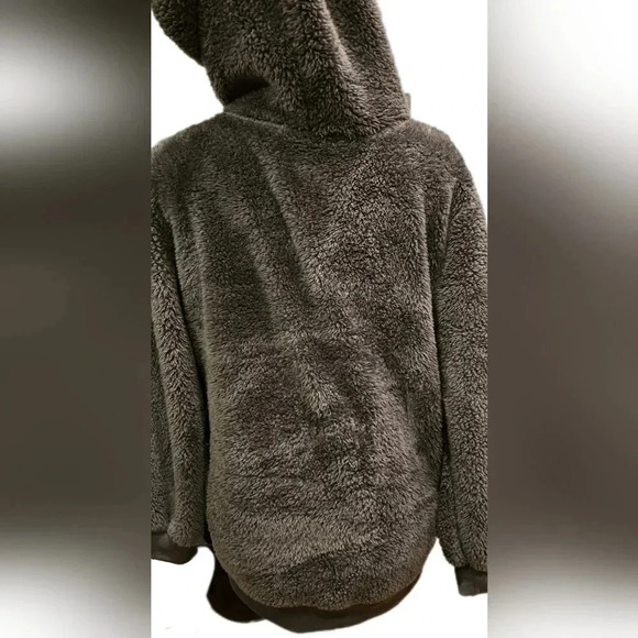 No Brand, Size M, Grey Teddy Half-Zip Pullover - Picture 8 of 13
